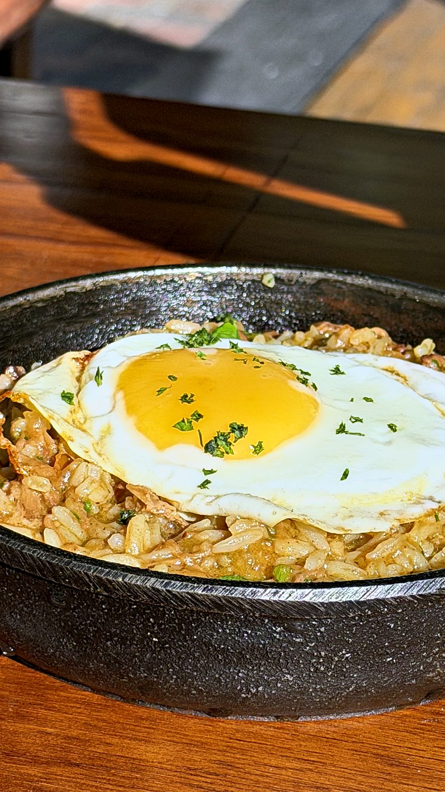 Arroz na frigideira com ovo, Limão e Brasa